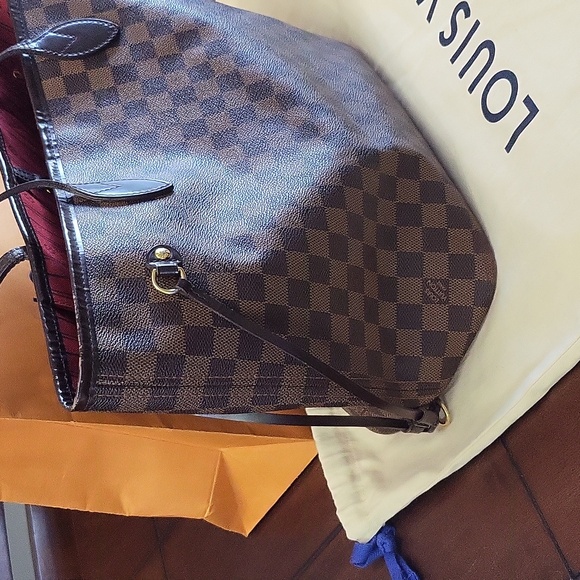 Louis Vuitton Neverfull MM - Picture 4 of 11